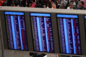 Hong Kong Uluslararası Havalimanı'nda uçuşlar tekrar durduruldu