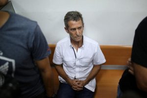 Milyarder iş adamı rüşvetten yargılanacak