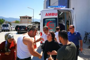 Bursa'da otomobilin çarptığı genç ağır yaralandı