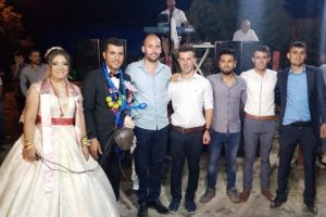 Damada öküz çanı, yular ve kelepçe taktılar