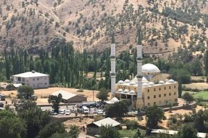 Yangın camiye zarar verdi