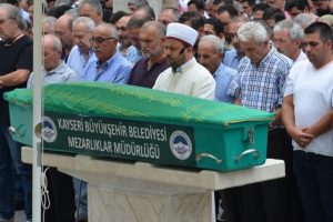 Üvey evlat olduğunu öğrenen Muhammed ve öldürdüğü yengesi toprağa verildi