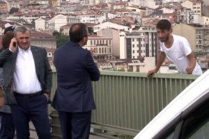 Bakan Kasapoğlu intihardan vazgeçirdi