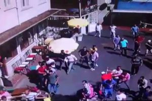 Faytoncularla akülü araç sahipleri arasında kavga