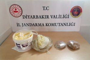 Donmuş tereyağının içine zulalamışlar