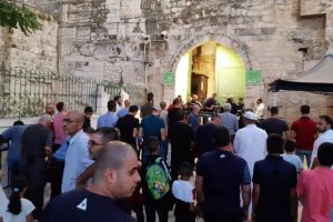 İsrail askerleri Mescid-i Aksa'da 2 Filistinliyi yaraladı