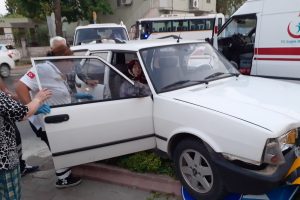 Antalya'da hastaneye giderken hastanelik oldu