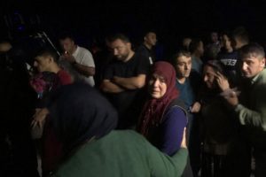 Bartın'da 5 kişinin bulunduğu araç baraja uçtu
