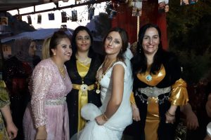 ABD'den Çukurca'ya gelin geldi
