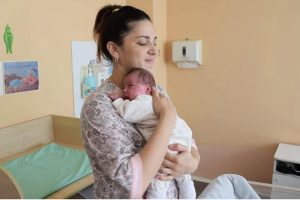 3 ayda 2 kez doğum yaptı!