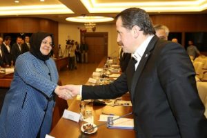 Bakan Selçuk, Memur-Sen Genel Başkanı Yalçın ile bir araya geldi