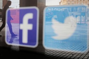 Twitter ve Facebook'tan Hong Kong operasyonu