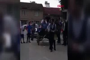 Bursa'da damada at arabası çektirdiler