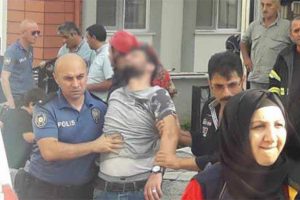 İntihar etmek için çatıya çıktı heyecandan bayıldı