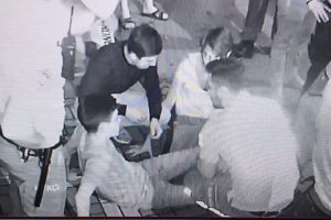 Bursa'da uyuşturucu sattırmayan mahalleliyle kavga anları kamerada!