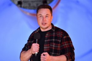 Elon Musk, 'Mars'a nükleer bomba atma' fikrinden vazgeçti