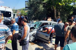 Balayından dönen çifti kaza ayırdı