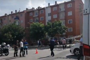 Eşiyle konuşmak isterken canından oldu