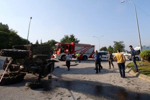 Fındık işçilerini taşıyan traktör devrildi: 14 yaralı