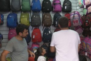 ''İlköğretim öğrencisinin sadece kıyafet masrafı en az 500 TL tutuyor''