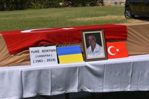 Yangın sonrasında ölen Ukraynalı pilota son görev