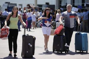Türkiye'ye gelen turist 1000 dolar harcayacak