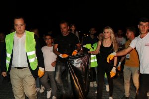 Haluk Levent'ten konser sonrası temizlik