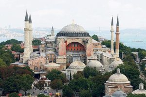 Ayasofya'daki çatlaklar alarm veriyor!