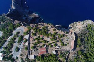 Alanya'da, Selçuklu dönemine ait eşsiz çini eser bulundu