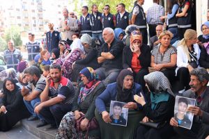 Diyarbakır'da bekleyiş sürüyor! Aile sayısı 13'e çıktı