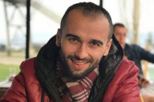 Yıktığı çekmenin altında kalarak can verdi