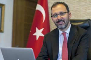 Bakan Kasapoğlu'ndan Filenin Sultanları'na tebrik
