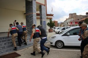 60 büyükbaş çalan 6 kişi tutuklandı