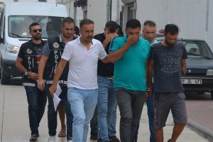 Cips paketinde uyuşturucu satan şüpheliler yakalandı