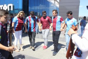 Bursa'da önce horon teptiler, sonra kan verdiler