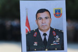Kalp krizi geçirerek hayatını kaybeden Binbaşı Demir'e askeri tören