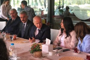Devlet Bahçeli kahve içmeden Eskişehir'den ayrılmadı
