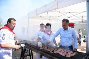 Bursa İnegöl köfteye doydu