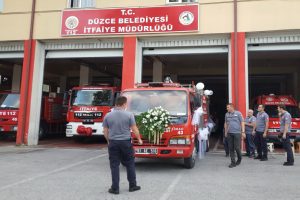 Küçük Eymen'in hayalini itfaiyeciler gerçek yaptı