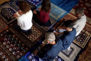 Bu camide namazı kadınlar kıldırdı