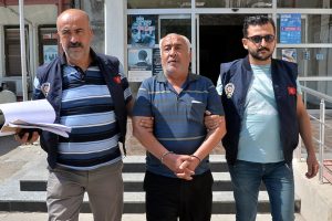 Güvenliğin yanında, baygın haldeki hastanın cüzdanını çaldı