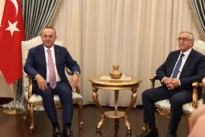 Çavuşoğlu, KKTC Cumhurbaşkanı Akıncı'yı ziyaret etti