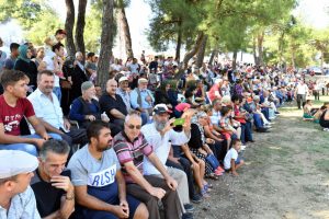 Bursa Osmangazi'de siyah incirler yarıştı