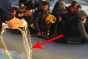 Sahil Güvenlik Komutanlığı'ndan 'göçmen botuna müdahale' açıklaması