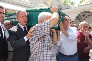Bakan Akar'ın acı günü