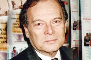 Usta oyuncu Dinçer Sümer yaşamını yitirdi