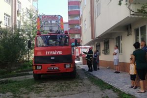 5 katlı binada yangın paniği