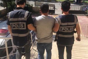 Uyuşturucu madde satan 2 kişi tutuklandı