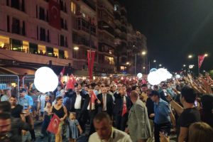 İzmir'de Fener Alayı coşkusu