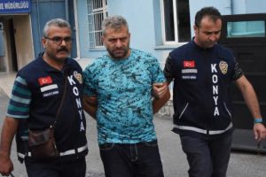 46 yerinden bıçakladığı eşinin can çekişmesini izlemiş